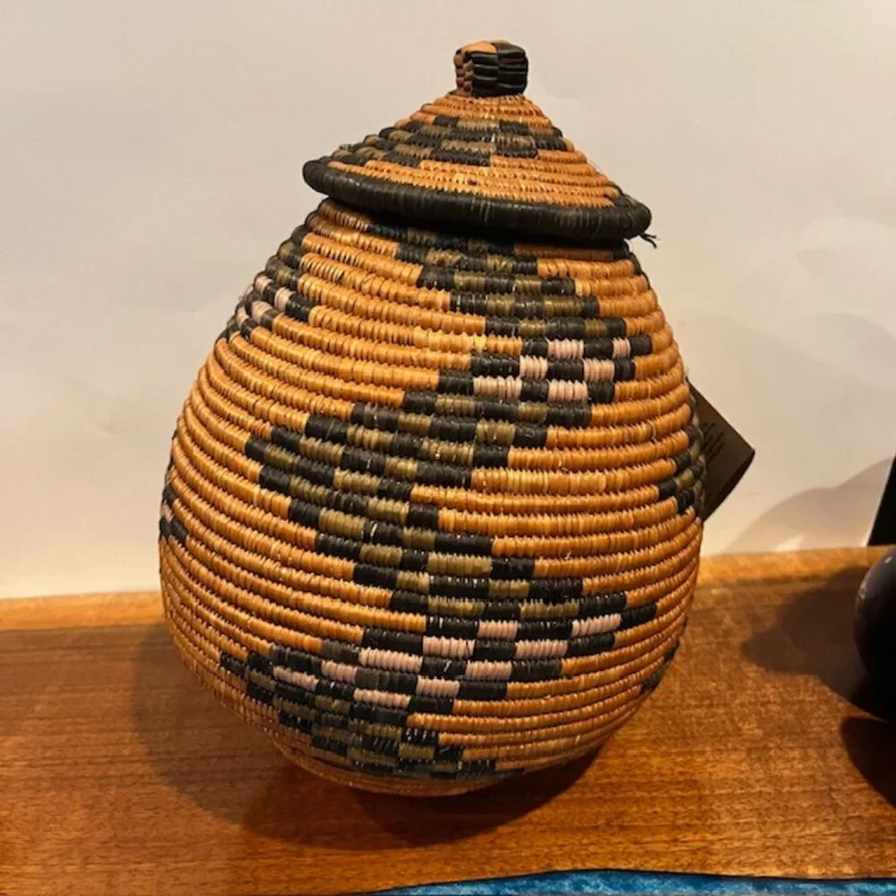 TRADITIONAL LIDDED ZULU UKHAMBA ZIGZAG BEER BASKET 12